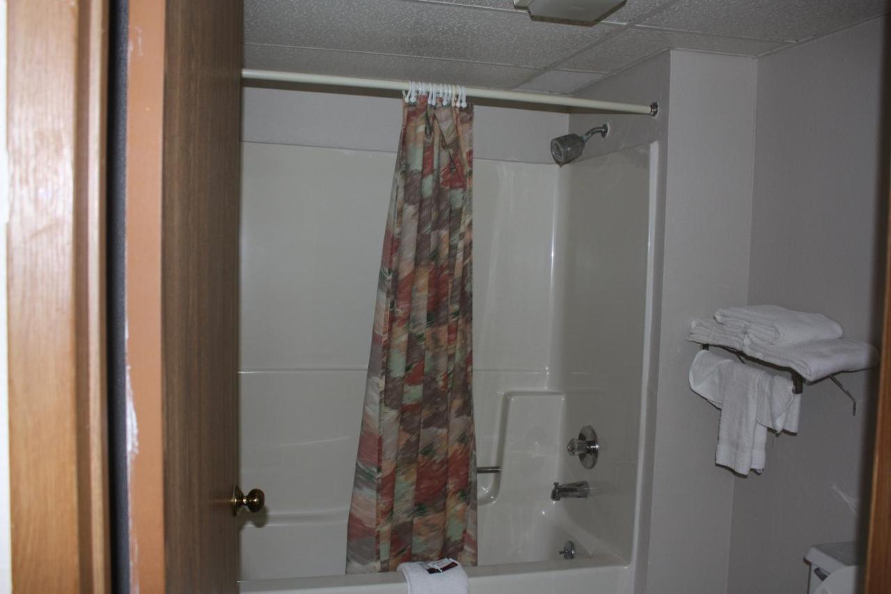 Lake Erie Lodge Lakemont Landing Room photo